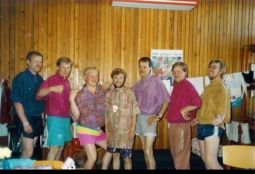 vejlesta silkkipaitoja miehille.jpg